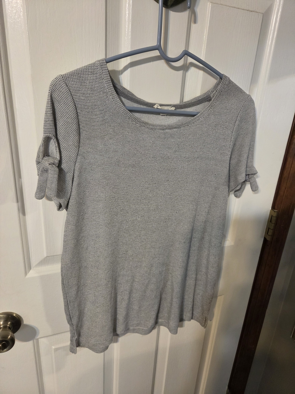 Jane and Delancey Light Gray Short Sleeve Knit Top with Tie Sleeve Accents